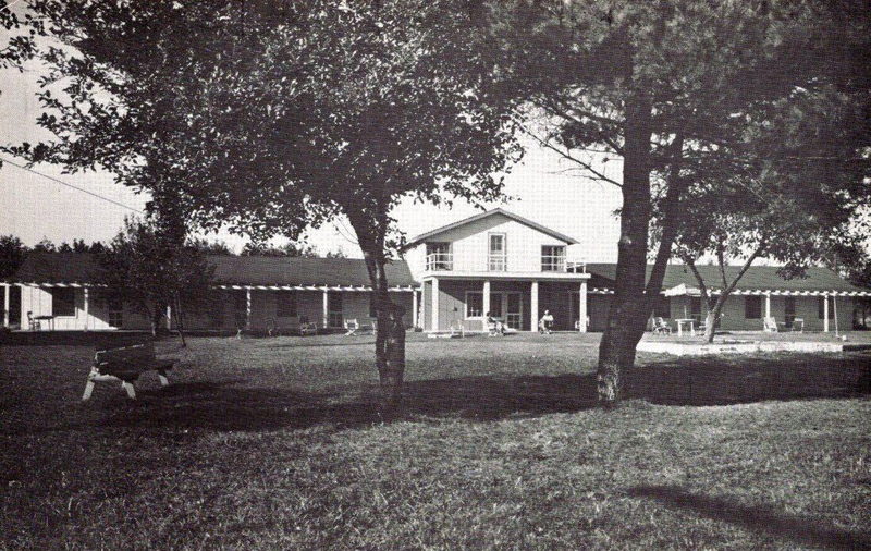 Berry Cove Motel - Vintage Postcard (newer photo)